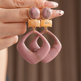 Bông tai kim cương nhựa bạc thời trang và tối giản