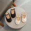 Giày Sandal Bé Gái Phong Cách Hàn Quốc: Kiểu Dáng Hoa Nổi 3D Tinh Xảo, Quai Hậu Ôm Chân, Đế Mềm Chống Trơn Siêu Êm