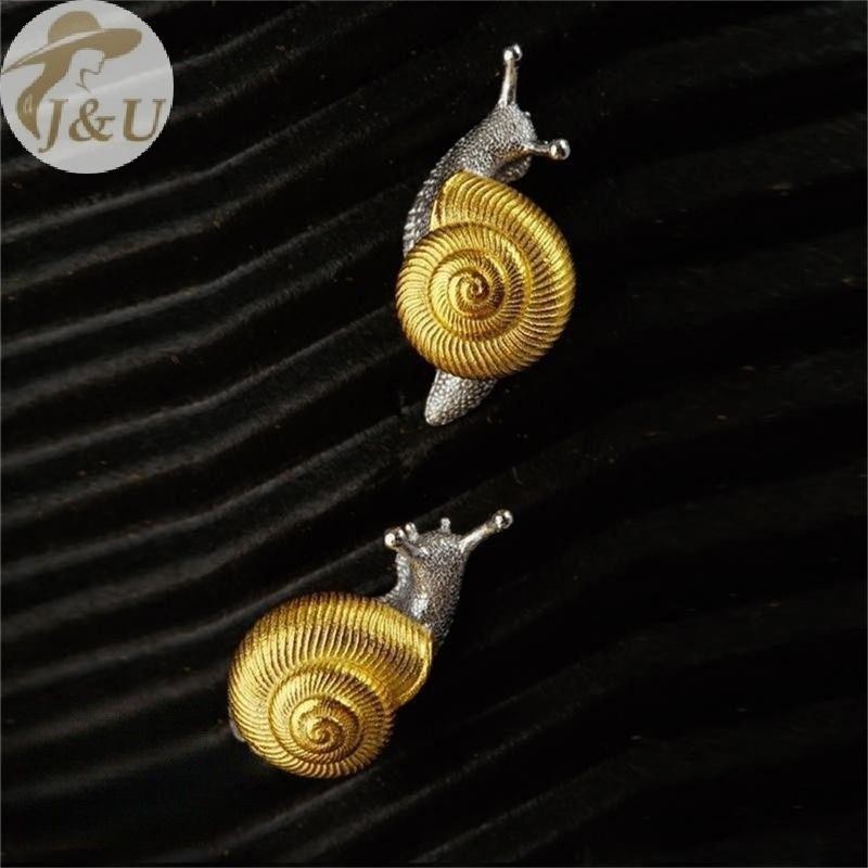 Bông tai côn trùng hai tông màu phong cách vintage, đơn giản cho unisex - Trang sức & quà tặng