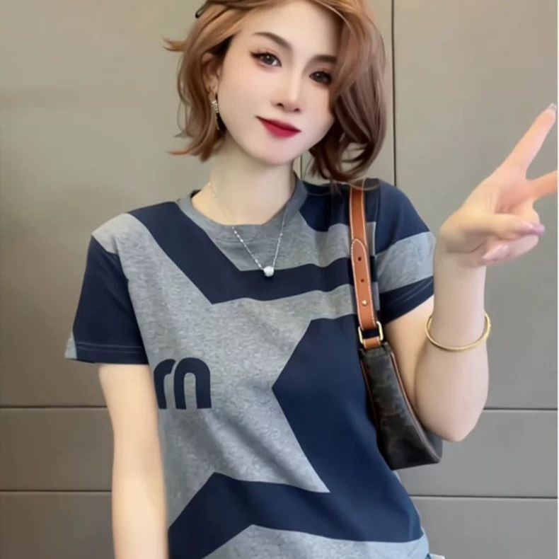 Áo thun nữ tay ngắn in chữ, dáng ôm vừa vặn, phù hợp mùa hè