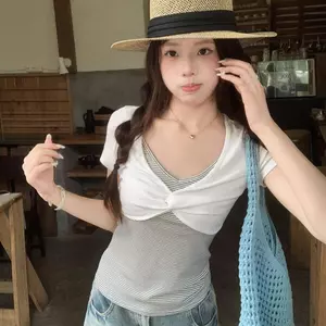 Phong cách Hàn Quốc Pure Desire Thiết kế cổ điển Cảm giác tương phản Nút thắt màu sắc Áo thun ngắn tay nữ Mùa hè Phong cách mới Thời trang Slim-