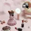 1 Bộ Tỉ Lệ 1 / 12 Nhà Búp Bê Mô Phỏng Thu Nhỏ Váy Khiêu Vũ Thực Tế Và Bàn Chải Trang Điểm Mô Hình Cho DIY Trang Trí