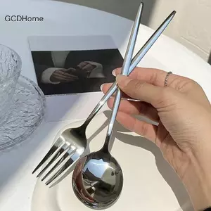 GCDHome Thép Không Gỉ Thìa Tròn Nĩa Lưới Đỏ Vàng Bữa Tối Tay Cầm Dài Khuấy Món Tráng Miệng Thìa Cho Phụ Kiện Nhà Bếp Tiện Ích HOT