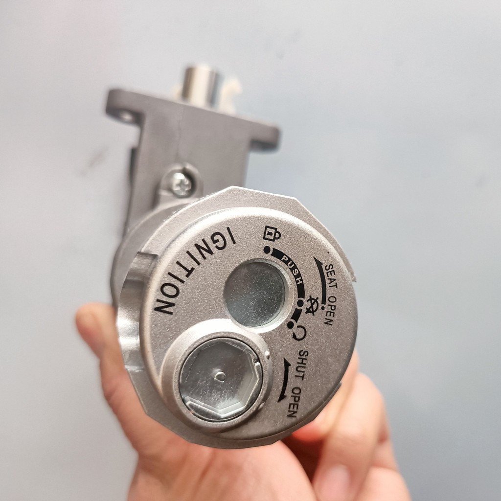 Thích hợp cho Suzuki Ruby UM125T Bộ Khóa Cửa Điện Tianyu UZ125T Quốc Gia Ba Bộ Khóa Đánh Lửa Công Tắc