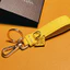 Móc khóa Logo tam giác bằng da cổ điển Mặt dây chuyền hợp thời trang độc đáo