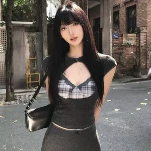 Tính khí mùa hè Hot Girl Màu xám đậm Rỗng Áo nữ Phong cách mới Bộ đồ hai mảnh được kiểm tra lớp