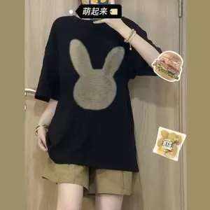 Mùa hè 2026 Nhỏ Giảm Tuổi Phong Cách Muối Mặc Rời Thỏ Áo Thun Tay Ngắn Nữ Kaki Quần Short Bộ Đồ Hai Mảnh