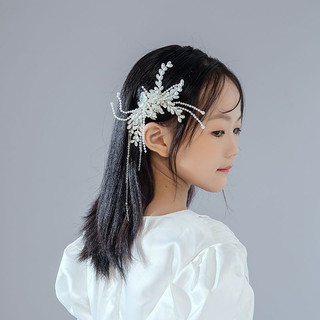 Trang sức tóc Mori phong cách handmade ngọc trai và tua rua, phù hợp với cô dâu trong ngày cưới