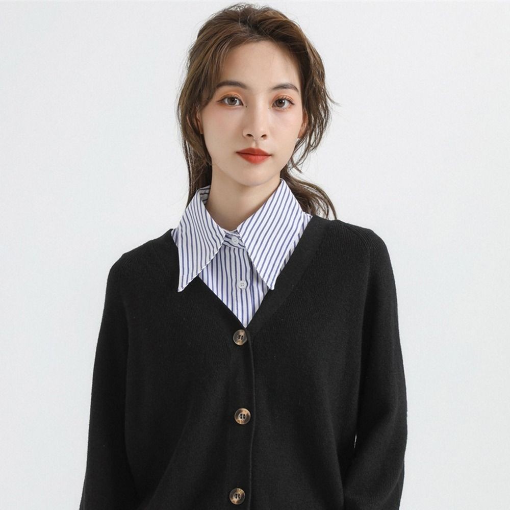 Cổ giả Monica Style, áo sơ mi nữ màu xanh sọc với phần cổ tháo rời