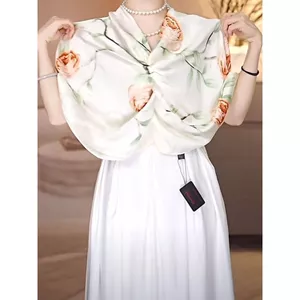 Khăn quàng cổ nữ Khăn lụa chống nắng In thời trang Phù hợp với thời trang dài Gạc đi biển Khăn choàng cao cấp 6.21