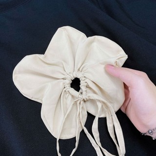 Áo Phông Bigsize Nữ Tay Ngắn Form Rộng Gắn Hoa Nổi Ulzzang Cá Tính Vải Thun Cotton Mềm Mịn A292
