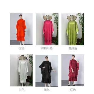Đầm Miyake nửa cổ rùa tay búp bê, thiết kế xếp ly sang trọng và thanh lịch, form ômbody