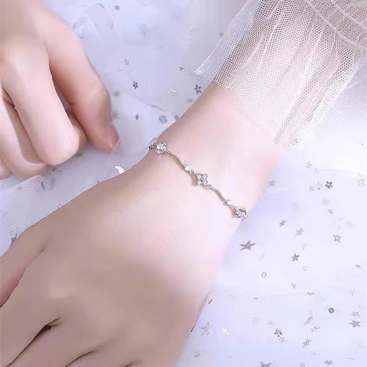 Vòng tay cỏ ba lá bốn lá nhẹ nhàng sang trọng hình trái tim dành cho nữ