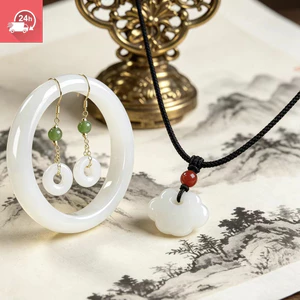 Ấm áp và thanh lịch, đơn giản và phù hợp để mặc hàng ngày, vòng tay / dây chuyền nữ