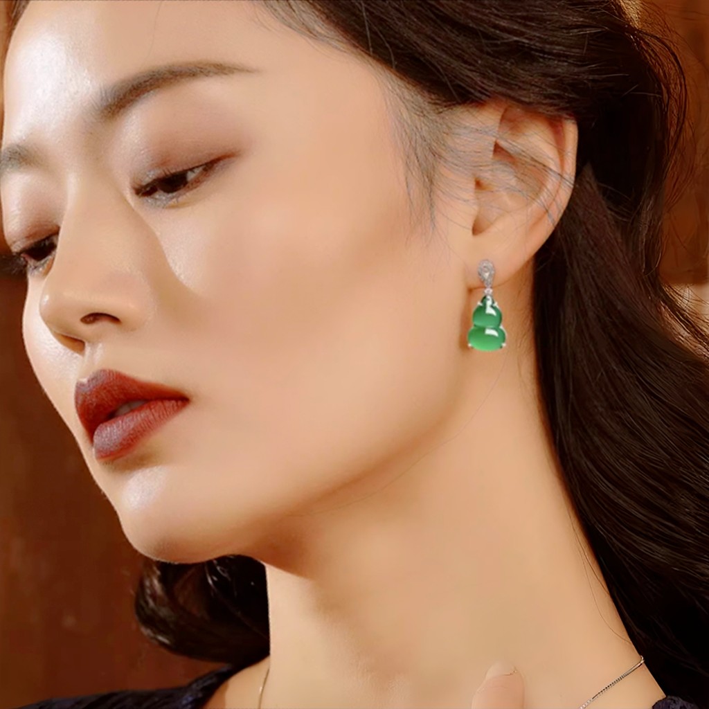 Bông tai nữ bầu xanh chalcedony tự nhiên