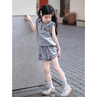 Bộ đồ bé gái phong cách Hàn Quốc mùa hè - Áo cổ bẻ không tay + quần short bèo dễ thương