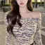 Pure Desire Hot Girl Style Da báo cổ áo chéo dài tay Áo thun nữ mùa hè Phong cách mới Slim-Fit Slimmer Look All-Match Top