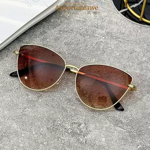 Kính râm mắt mèo IAPPORTUNIA, Ống kính đại dương Kính râm khung vuông, Vintage Đi biển du lịch dạo phố Bảo vệ UV400 Kính chống nắng khung kim loại dành cho nữ