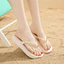 Flip-Flops Nữ Mùa Hè Mặc Ngoài Thời Trang Phù Hợp Với Giày Lật Dây Xích Phẳng Đi Biển Dép YF4S