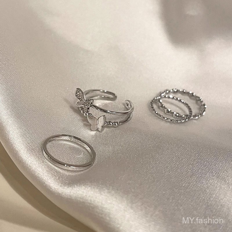 Bộ bốn mảnh hình con bướm xoắn, nhẫn nữ nhẹ sang trọng với thiết kế tinh tế và thời trang