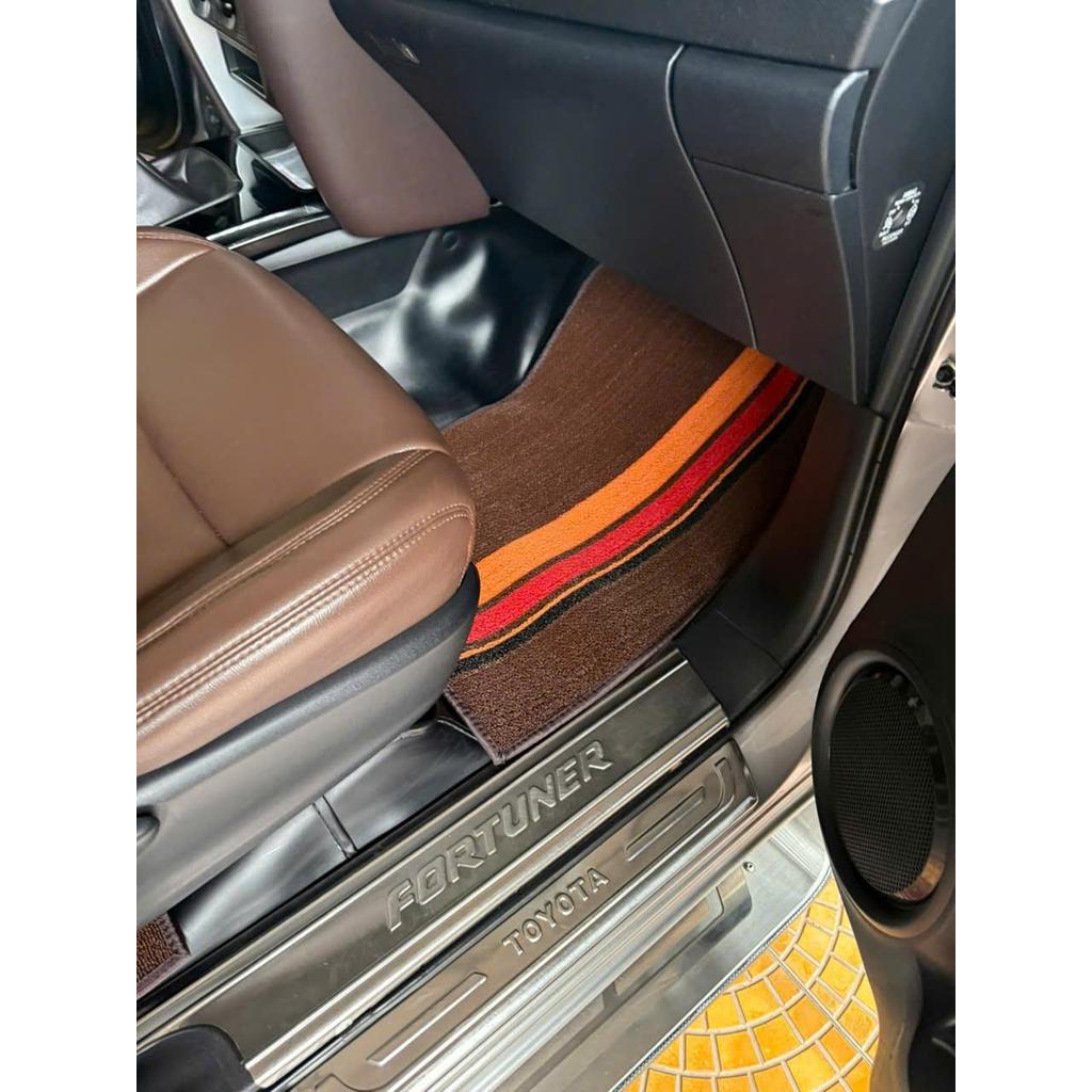 [Fortuner] Thảm Lót Sàn Xe Fortuner Cắt May Sẵn Chuẩn Form Nguyên Zin Bấm Khuy Ghế Lái Chất Liệu 3 Lớp Cao Cấp