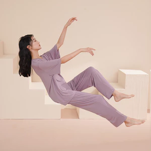 Bộ đồ chờ nữ có áo ngực tích hợp Áo ngực ngắn tay và quần dài để thư giãn trong nhà và mặc ngoài trời thông thường vào mùa hè