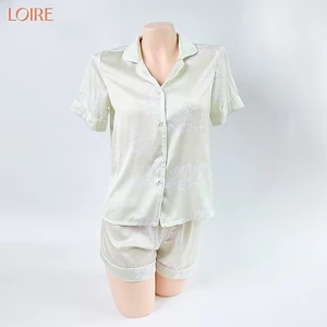 Bộ Mặc Nhà Loirechic FDMN260390 Chất Lụa Mềm Mát Họa Tiết Hoa Hồng