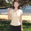 Mùa hè Phong cách mới Ren cổ chữ v chính hãng Áo thun ngắn tay nữ Hot Girl Design Sense Slim-Fit Fishb