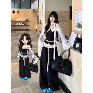 Bộ Thời Trang Summer Phong Cách Hàn Quốc: Áo Ren Một Vai và Quần Ống Rộng Chấm Bi