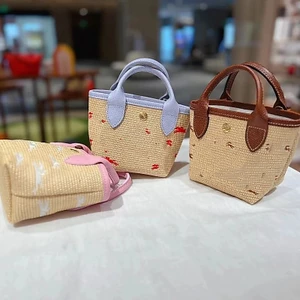 Túi đeo vai dệt cỏ mini mới dành cho nữ War Horse Túi xách thời trang và đơn giản