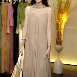 Váy chữ A màu trơn kiểu Pháp 2026 Vỏ rộng Phiên bản thịt Mùa hè Thanh lịch Drape Ôm hơn Váy dài