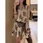 026 Mùa Hè Phong Cách Mới Nẹp Eo Ôm Hơn Nhìn Retro In Rend-Up Váy Ngắn Cao Cấp 2 Tính Khí Phong Cách Kỳ Nghỉ Trượt Tuyết Ngắn