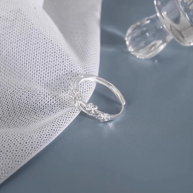 Nhẫn hoa ngọt ngào dành cho nữ, thiết kế đơn giản và size điều chỉnh được