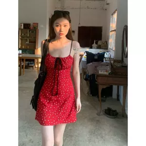 Đầm đeo hoa kỳ nghỉ bên bờ biển màu đỏ Váy mùa hè Hot Girl Váy ôm sát eo hẹp Váy buộc dây