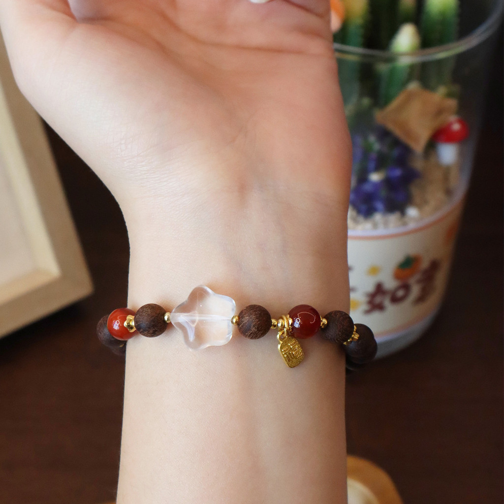 Vòng tay nữ chalcedony và gỗ trầm hương tự nhiên