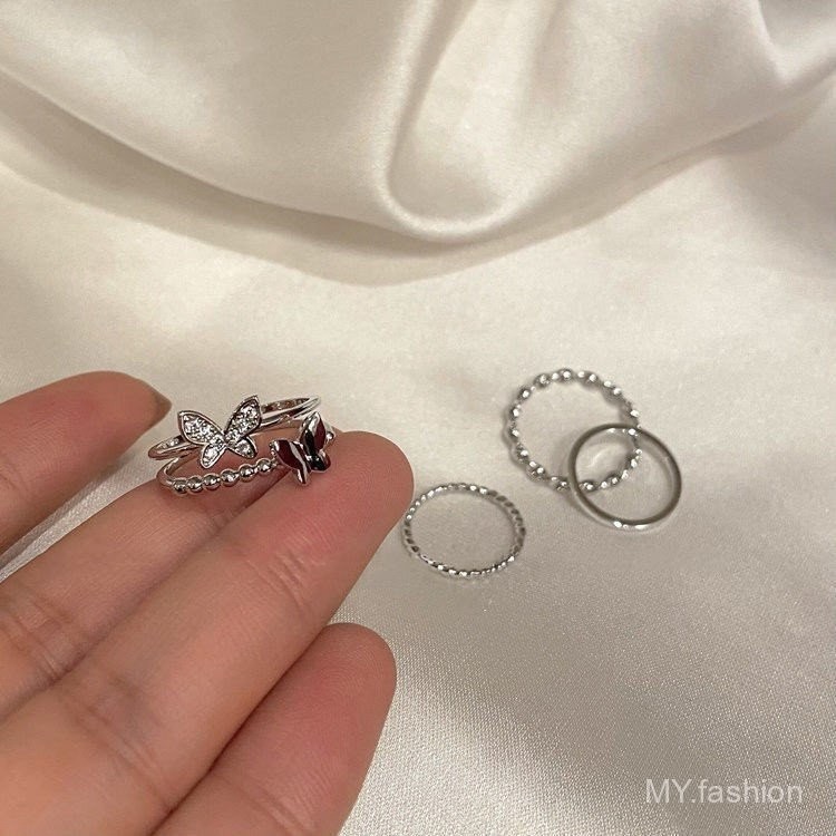 Bộ bốn mảnh hình con bướm xoắn, nhẫn nữ nhẹ sang trọng với thiết kế tinh tế và thời trang
