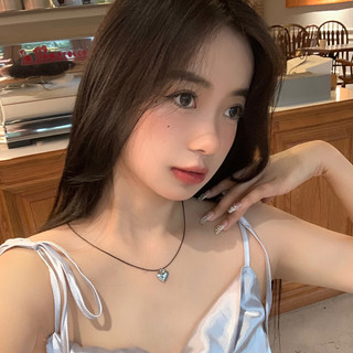 Vòng cổ tình yêu màu trơn Hàn Quốc, phù hợp hàng ngày và dây chuyền xương đòn, không gây dị ứng