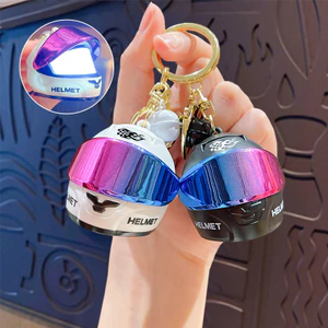 Mini Độc Đáo Nhiều Màu Sắc Quà Tặng Đầu Máy Dạ Quang Mát Mặt Dây Chuyền Dazzling Mũ Bảo Hiểm Túi Ô Tô Móc Khóa Nhỏ