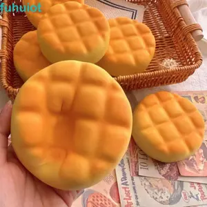 Đồ chơi bóp bánh gạo dính FUHUIOT, Đồ chơi bóp bánh mì phục hồi chậm màu hồng, Thiết kế dễ thương Đồ chơi thư giãn hai mặt Đồ chơi trái cây Đồ chơi thần tài giác quan Giảm tự kỷ