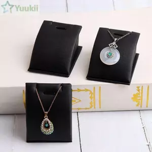 Giá trưng bày mặt dây chuyền YUUKII, Giá đỡ đồ trang sức bằng da PU nhẹ, Giá đỡ trưng bày Mini tiết kiệm không gian đơn giản cho quầy