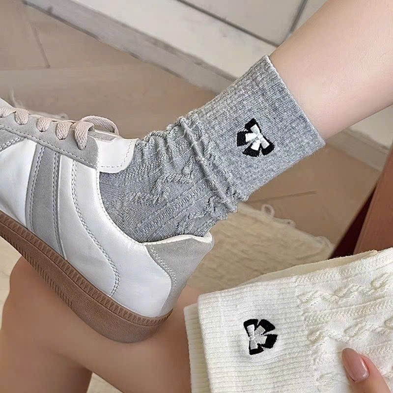 Sét 10 Đôi Tất Nữ Cổ Cao Thêu Nơ Xinh Xắn