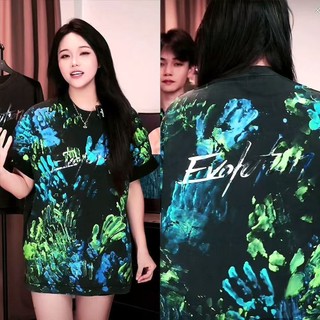 Cùng phong cách áo sơ mi ngắn tay cổ tròn mùa hè, thời trang và thoải mái hàng ngày