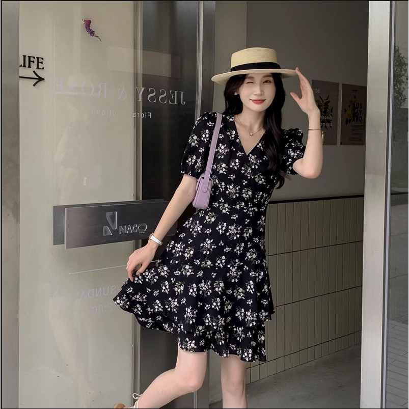 Đầm in hoa, phong cách cổ điển và dịu dàng, mẫu mới mùa hè, thắt eo, tay phồng, cổ chữ V, đầm ngắn tay