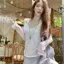 Mặc mùa hè trọn bộ Áo thun dài tay cổ chữ V trắng phong cách mới dành cho nữ Áo sơ mi mỏng + Bộ đồ hai mảnh có dây đeo