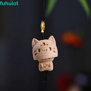 Mặt dây chuyền khắc gỗ FUHUIOT, Dây chuyền điện thoại mèo bằng gỗ chạm khắc bằng gỗ sồi, Phim hoạt hình Peekaboo Xe sáng tạo dễ thương Treo trang trí Trang trí nhà cửa