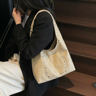 Túi đeo vai phong cách châu Âu và Mỹ cổ điển Thiết kế đinh tán Túi xách nữ đóng từ tính