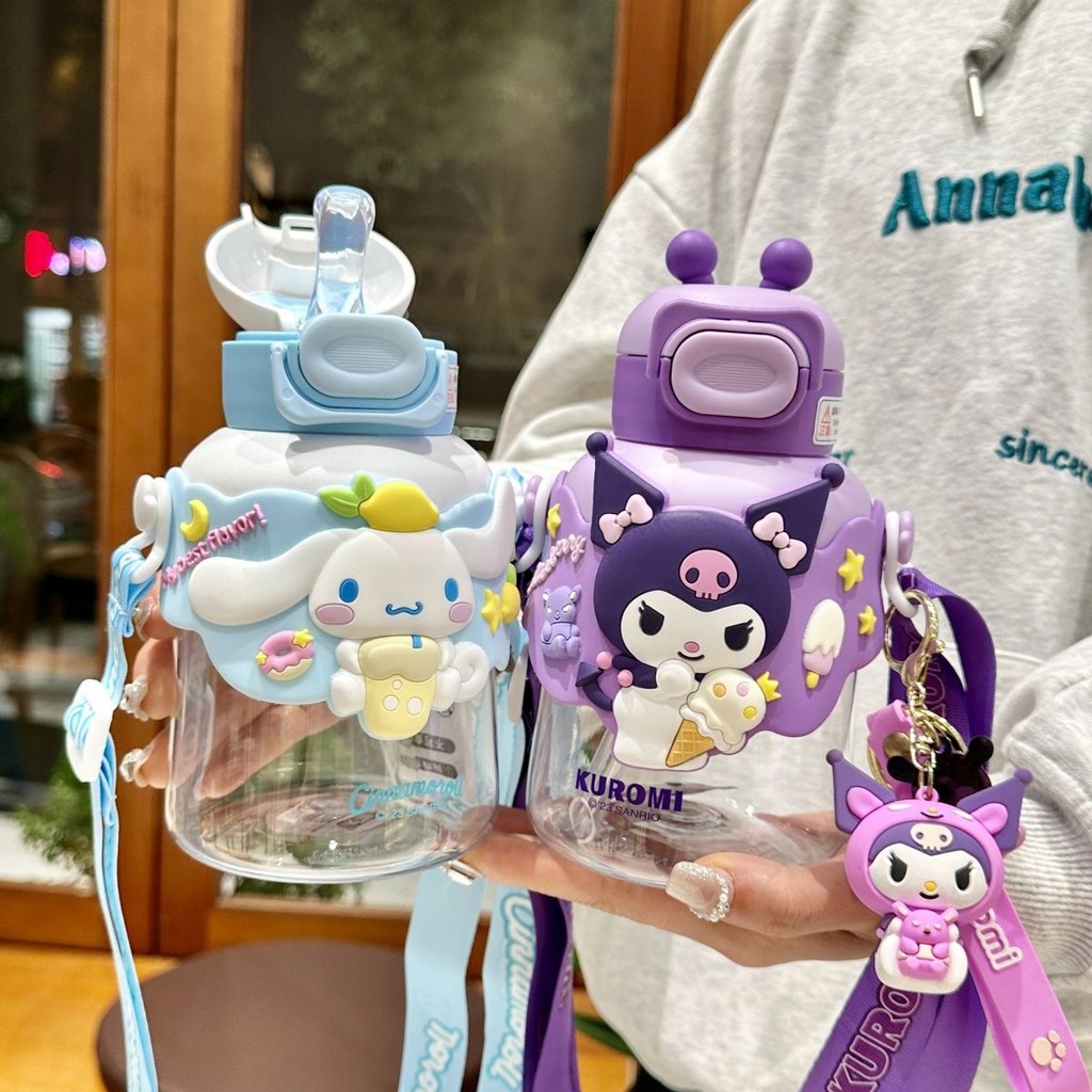 700ml Sanrio Kuromi Melody Hello Kitty Chai Nhựa Uống Cốc Cinnamoroll Pochacco Sinh Viên Hoạt Hình Bình Nước Dung Tích Lớn