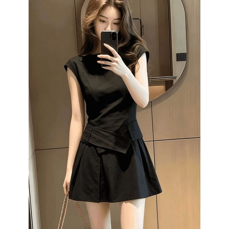 [Thời gian có hạn Seckill] Váy liền quần chữ A không tay cổ điển kiểu Pháp cổ điển, mùa hè 2026 Phong cách mới Đơn giản đi lại thon gọn hơn