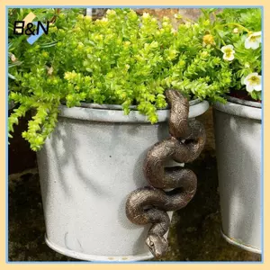 B & N 1Pc Upside-Down Nhựa Điêu Khắc Vườn Nhà Cây Chậu Trang Trí Động Vật Thực Tế Các Bức Tượng Nhỏ Trang Trí Gia Đình.
