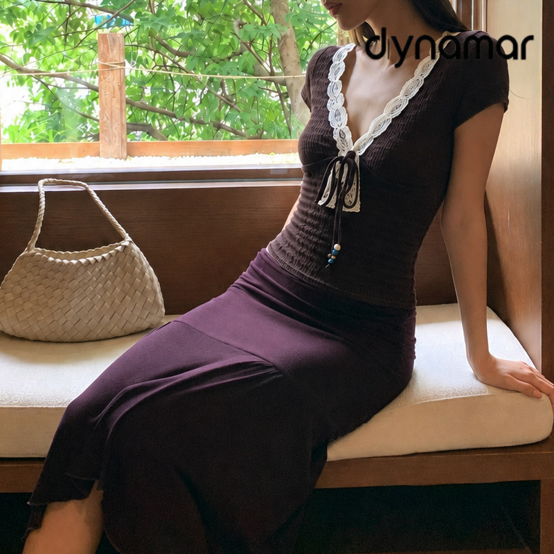 【dynamar】Áo nữ phong cách cổ điển Y2K phối ren cổ chữ V tay ngắn dáng ngắn gợi cảm ôm sát áo thun thắt eo